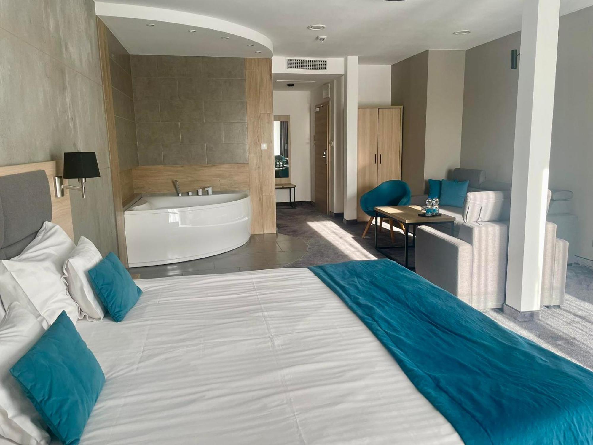 Czarny Staw Hotel Aleksandrów Łódzki Kültér fotó