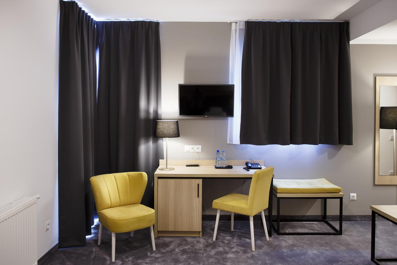 Czarny Staw Hotel Aleksandrów Łódzki Kültér fotó