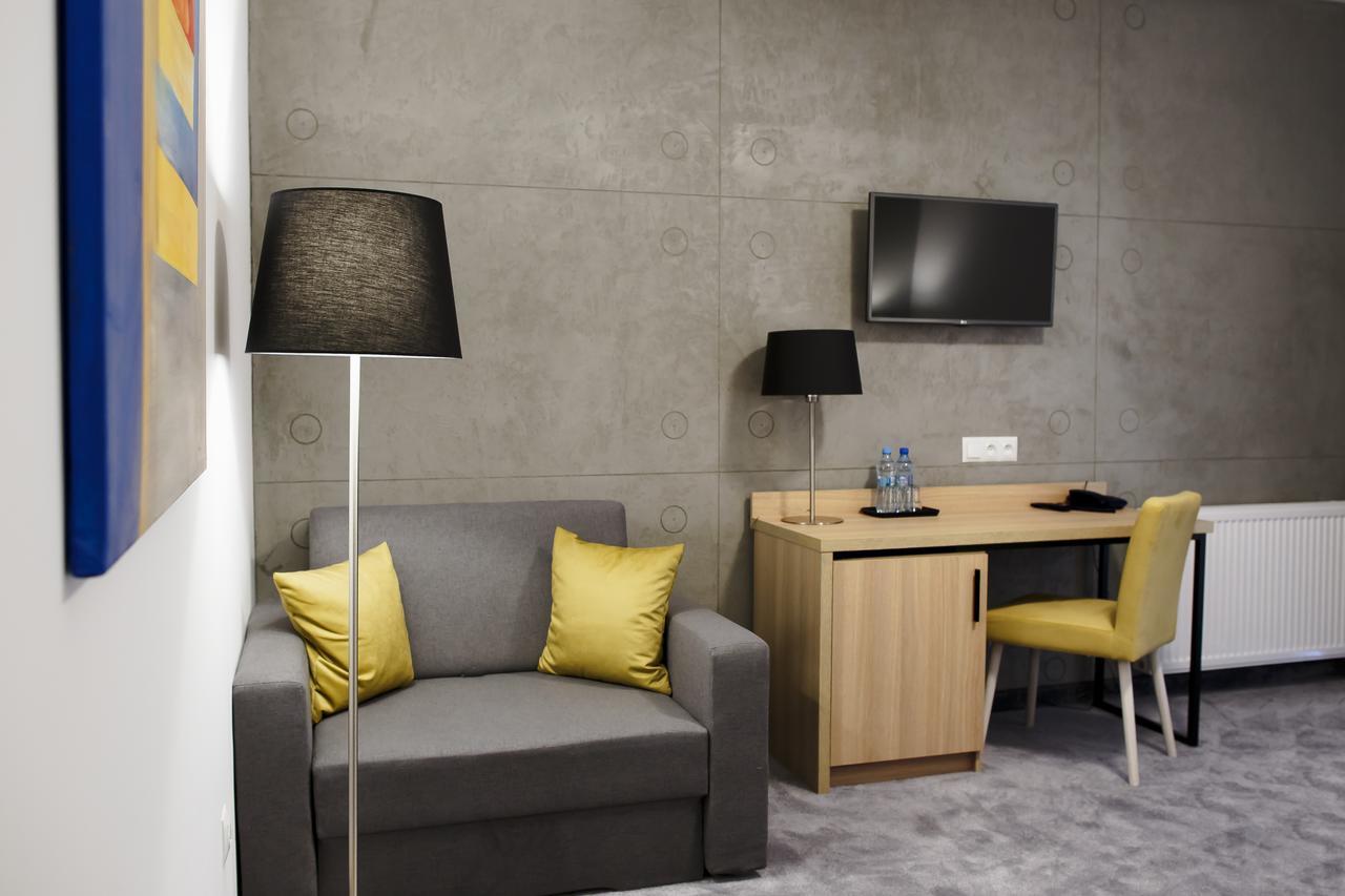 Czarny Staw Hotel Aleksandrów Łódzki Kültér fotó