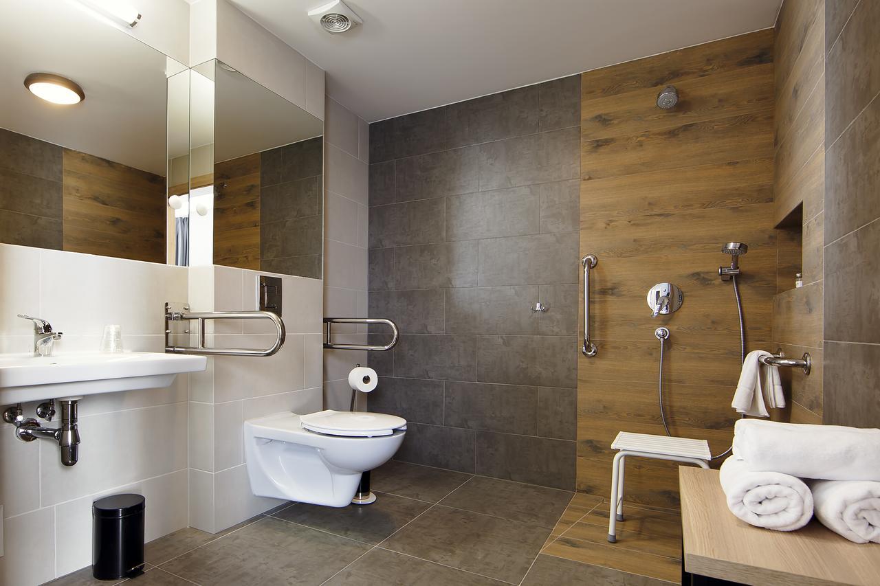 Czarny Staw Hotel Aleksandrów Łódzki Kültér fotó