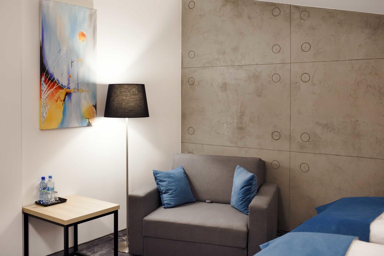 Czarny Staw Hotel Aleksandrów Łódzki Kültér fotó